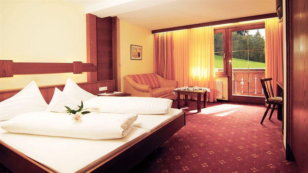 Hotel-Gasthof Zur Schoenen Aussicht St. Johann in Tirol Extérieur photo