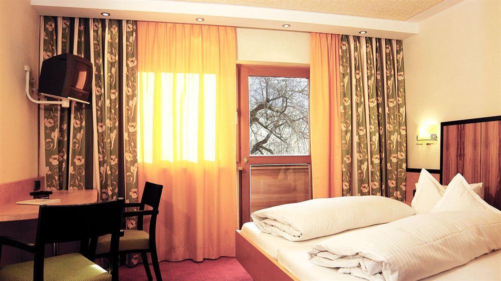 Hotel-Gasthof Zur Schoenen Aussicht St. Johann in Tirol Extérieur photo